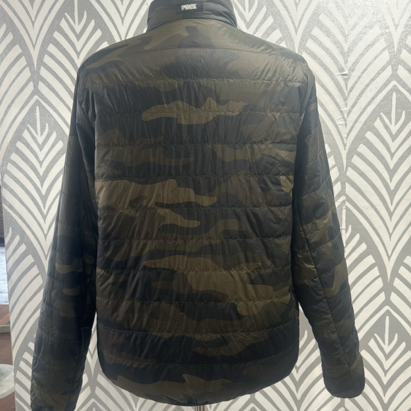 Victoria Secret Pink women’s camouflage puffer jacket - Picture 4 of 9